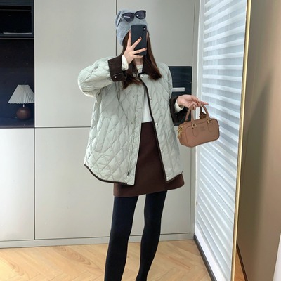 灯芯绒撞色拼接菱格绗缝羽绒服