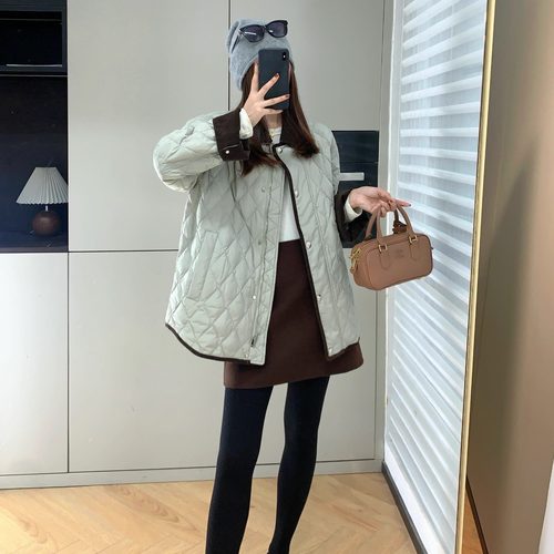 灯芯绒撞色拼接菱格绗缝羽绒服