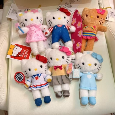 50周年长腿运动系列凯蒂猫毛绒公仔小挂件送千鸟格KT闺蜜生日礼物