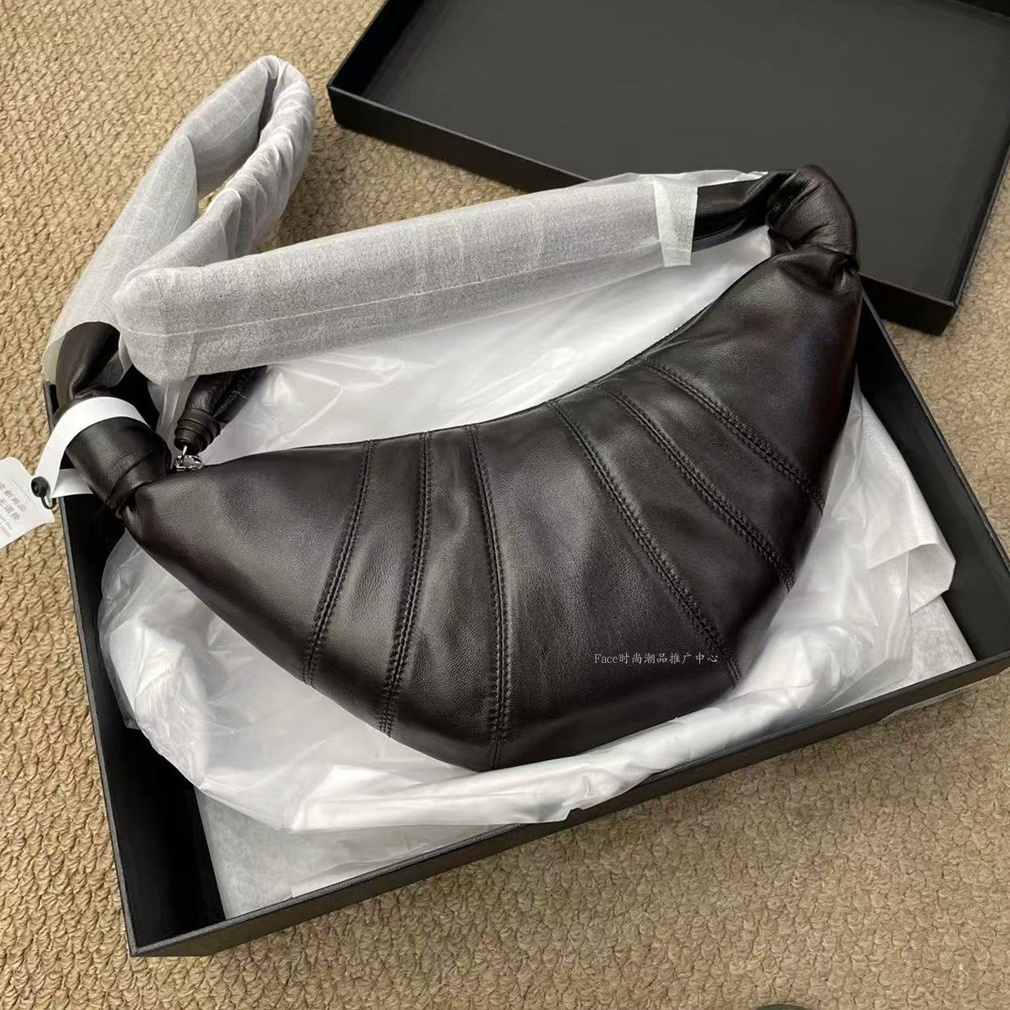 定制进口绵羊皮牛角包小号,箱包皮具/热销女包/男包,牛角包,淘宝优惠券,粉丝福利购,淘宝优惠卷