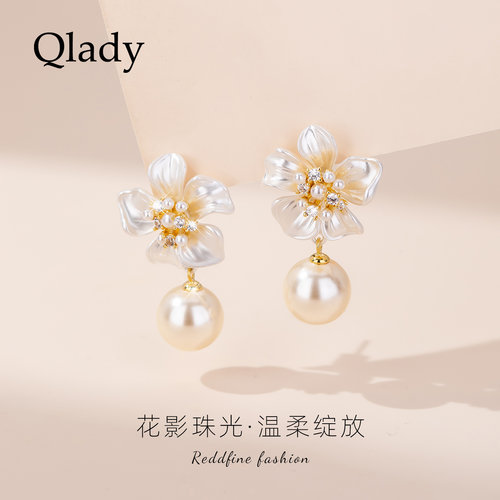 【新品】花朵仿珍珠耳钉巨好看独特漂亮耳环2026新款爆款耳饰耳坠