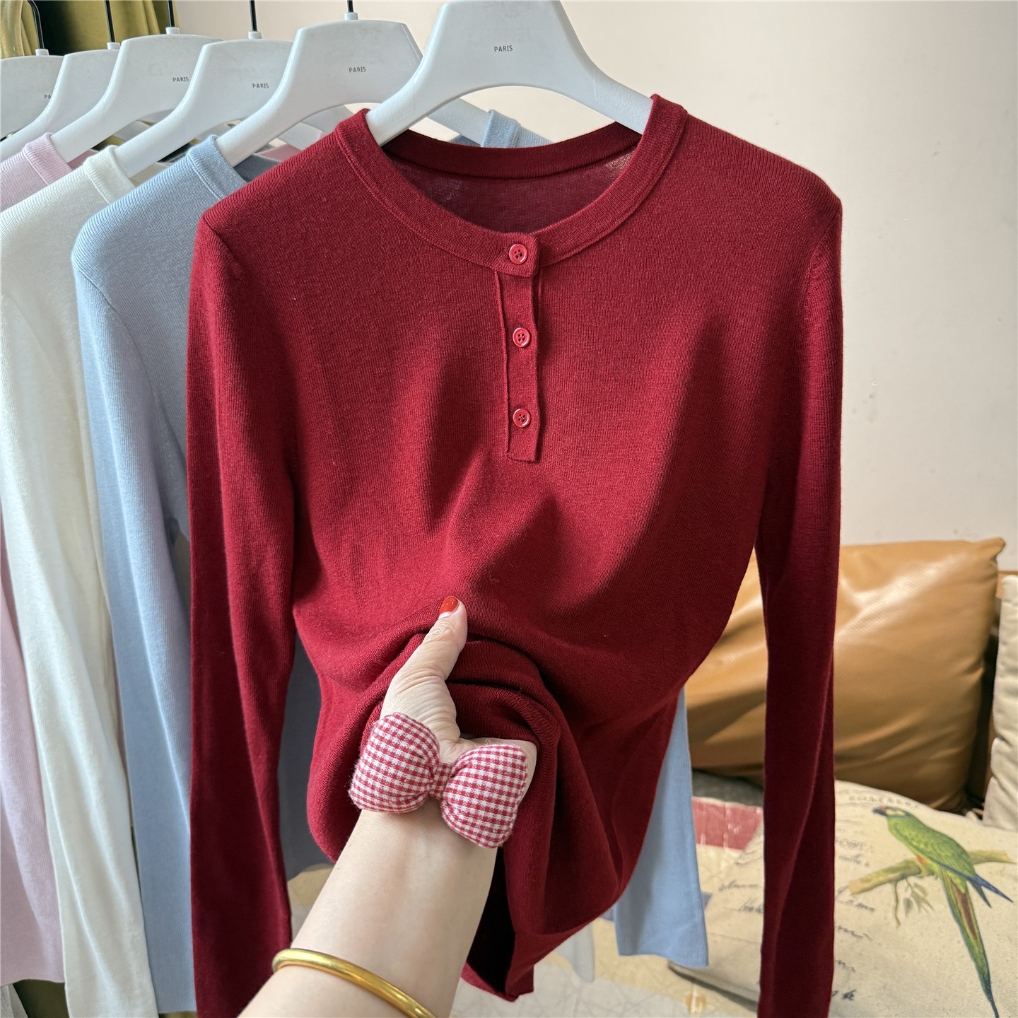 羊毛纽扣柔软圆领纽扣针织开衫女长袖外穿打底毛衣百搭上衣纯色