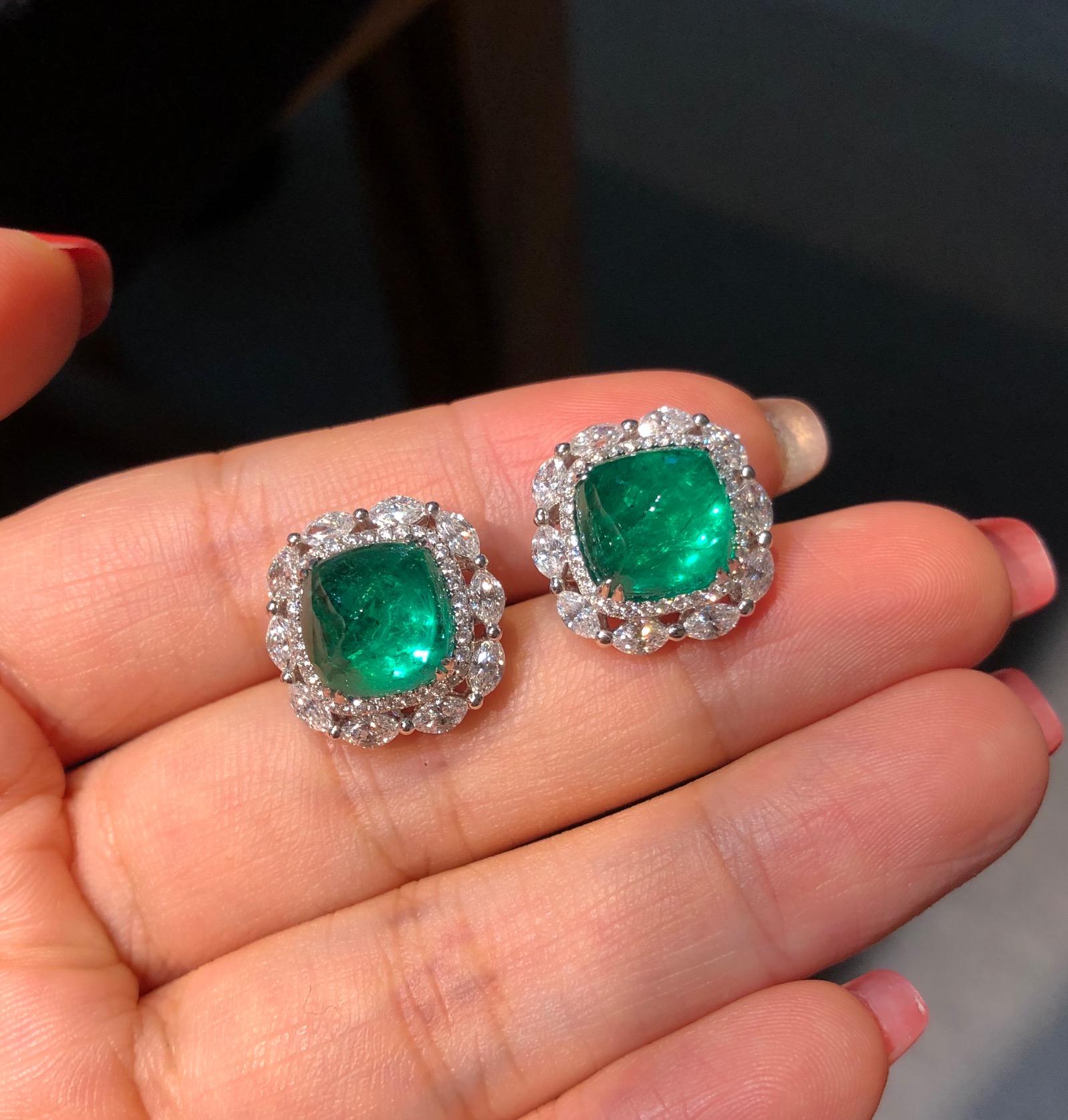 11克拉精品玻璃体浓郁高色糖塔祖母绿钻石耳钉