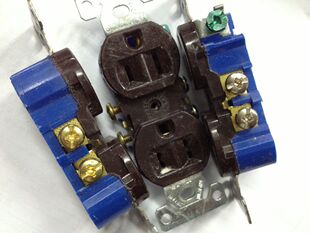 cooper 铜彩 美标电源插座带钢印字made in USA棕色插座 15A125V