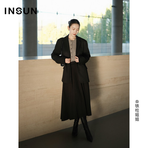 INSUN恩裳冬季高智感廓形复古牛角扣西装外套