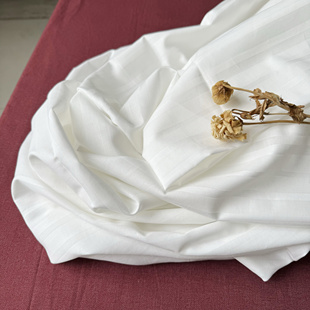 Mi底白色A等精梳棉高支纱纯棉提花夏季衬衫连衣裙童装手工布料。