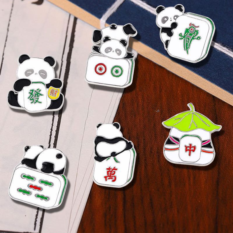 可爱熊猫麻将胸针发财红中好运招财神器卡通动物徽章包包衣服配饰