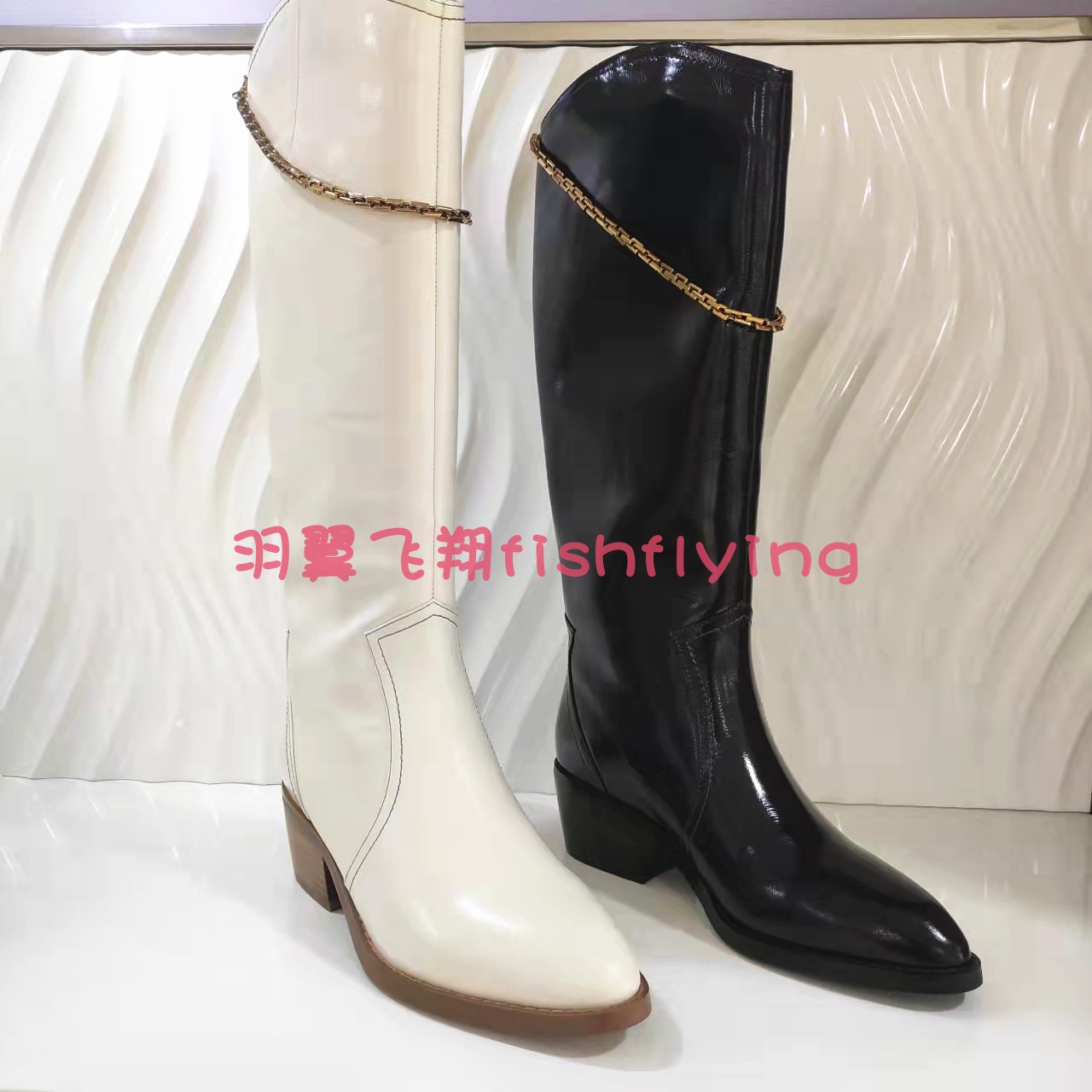 哈森秋冬尖头高筒靴白色漆皮