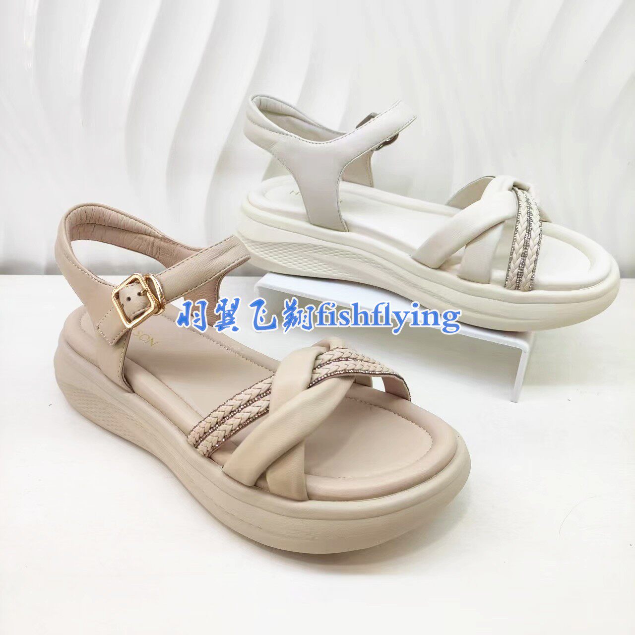 HM267135正品Harson/哈森26夏时装舒适厚底坡跟一字带休闲女凉鞋