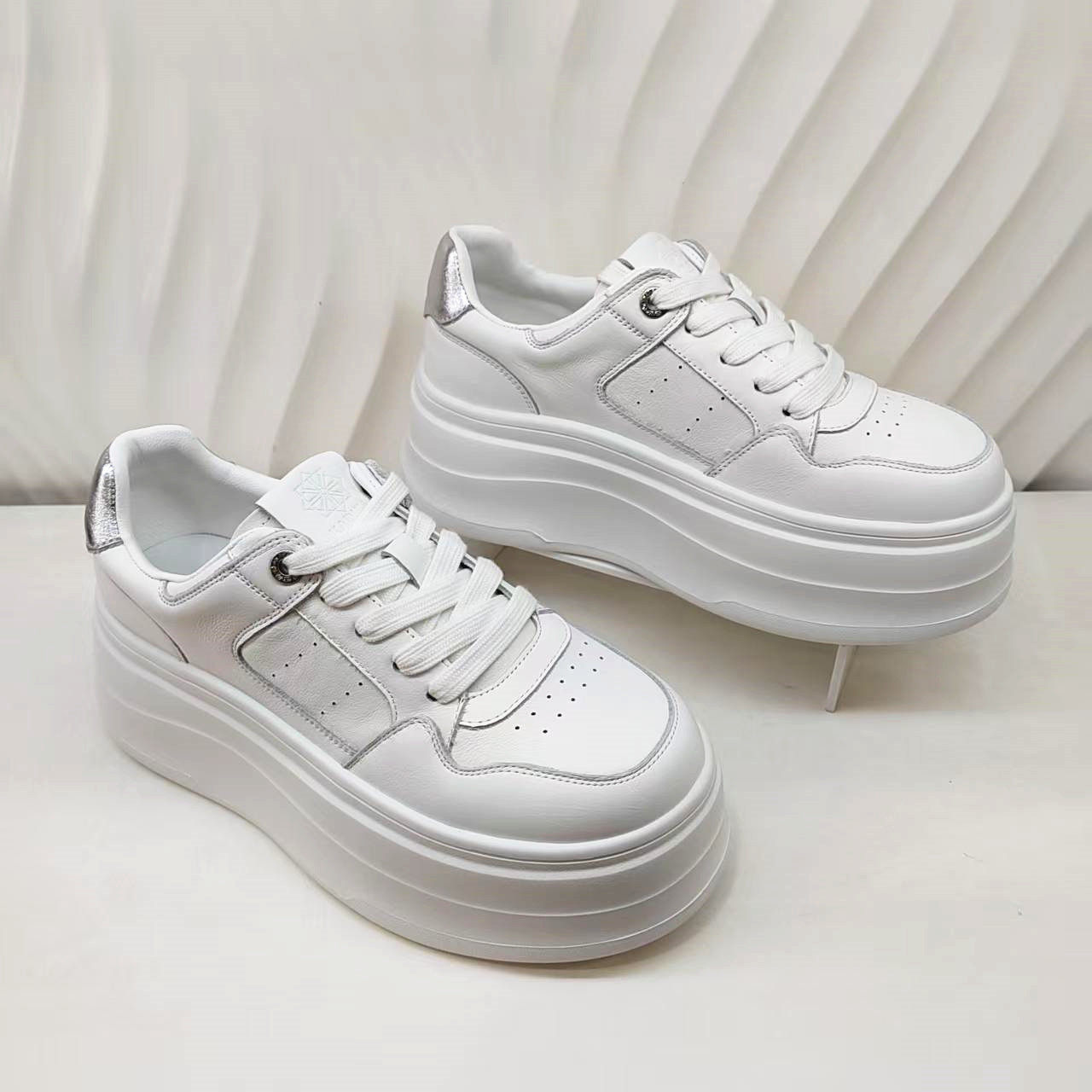 KCL263305卡迪娜专柜正品2026春夏季运动小白鞋厚底增高休闲女鞋