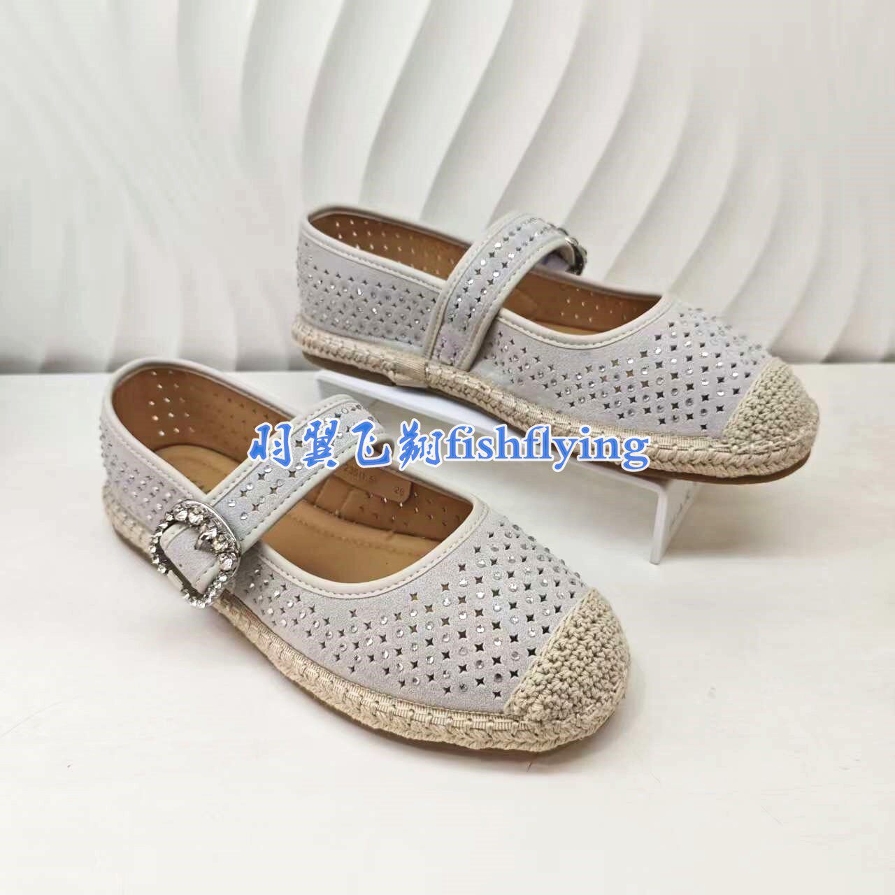 KL262802卡迪娜专柜正品2026春新款圆头镂空一字带玛丽珍女单鞋