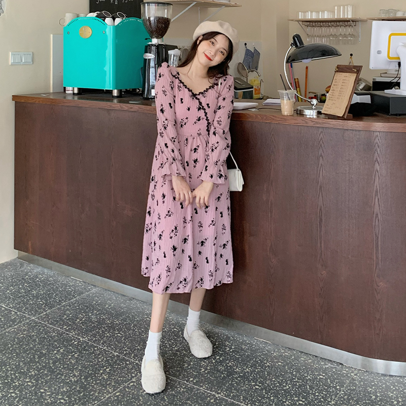 Real price ~ French Chic soft floral dress with V-neck and long sleeve over the knee dress