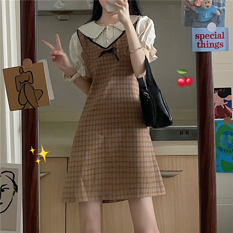Real price ~ college style suit women's Retro bow plaid skirt loose Embroidered Baby collar shirt