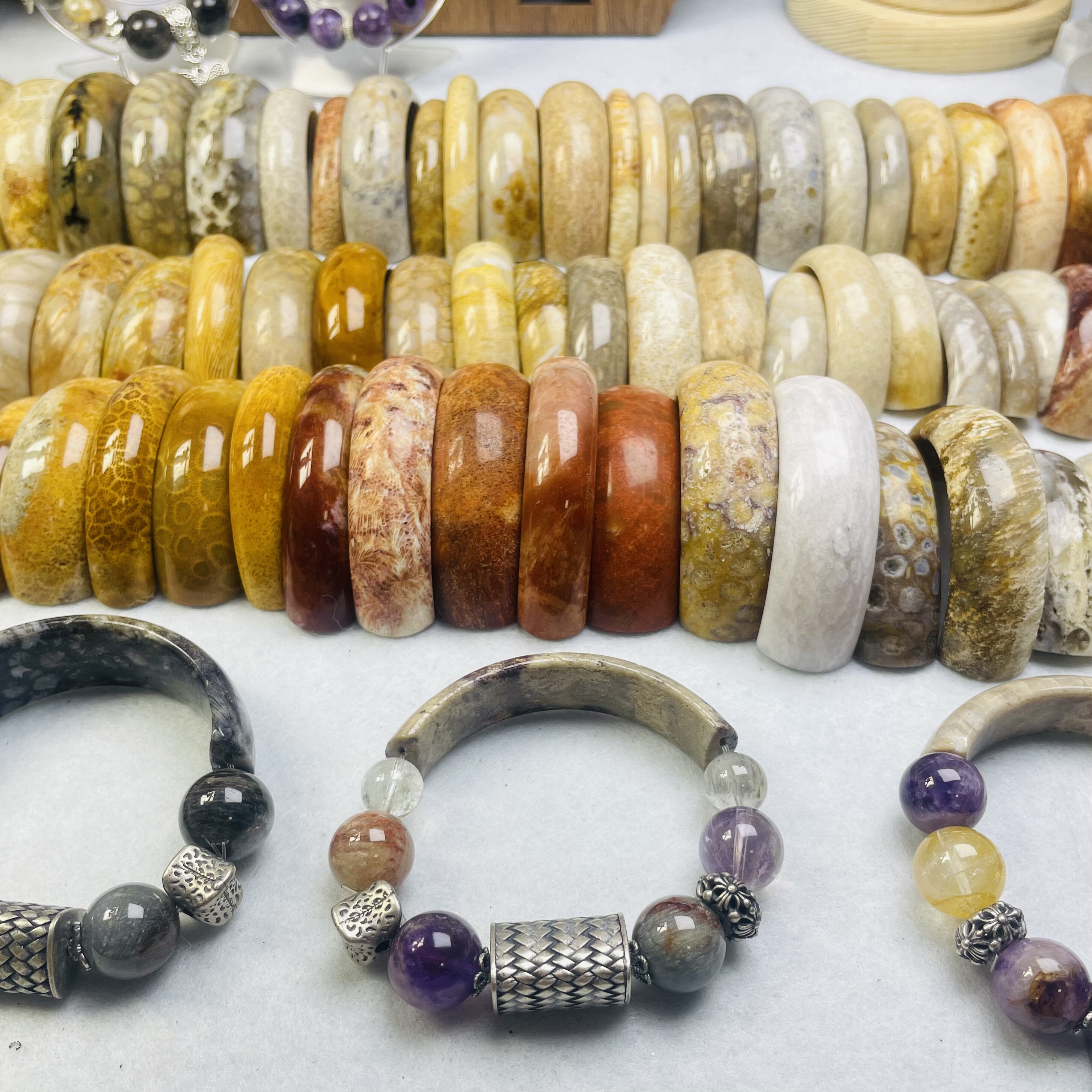 珊瑚玉半镯款式定制款