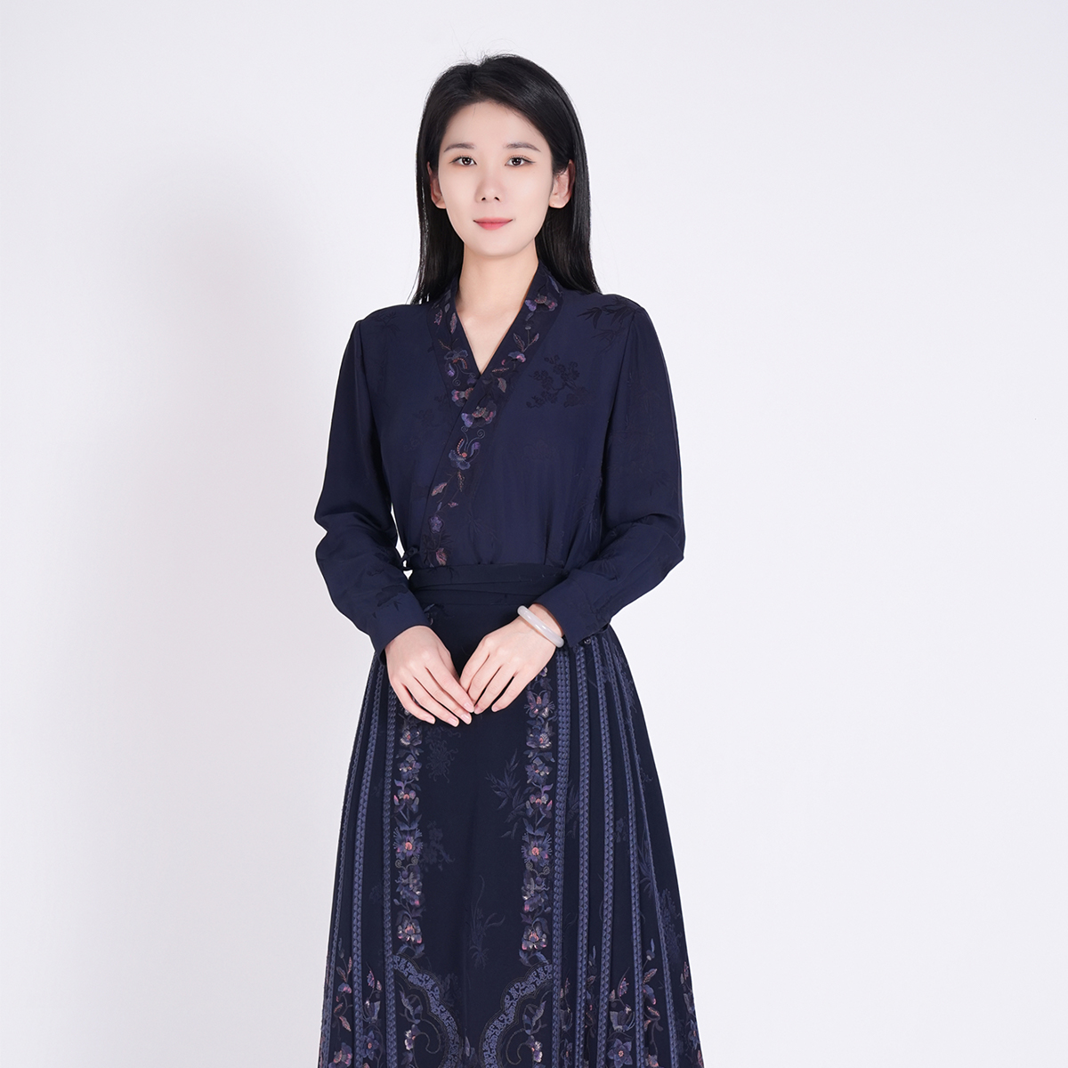 浒城古娘春季新款女装刺绣气质长袖V领新中式国风上衣衬衫女衬衣