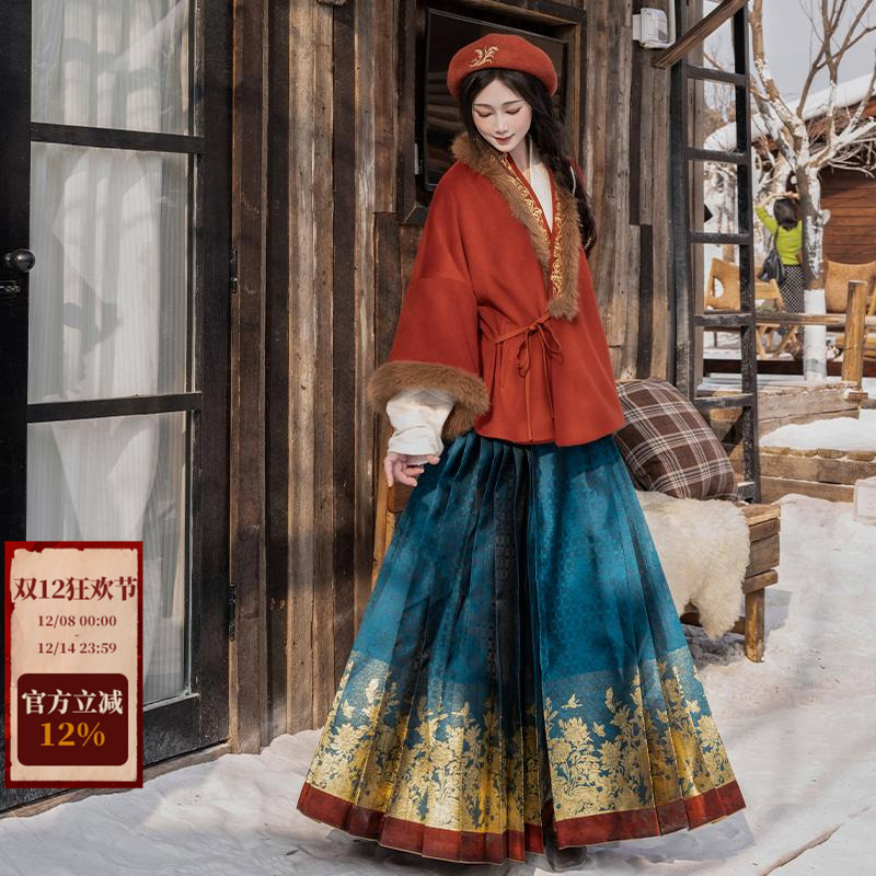 有口袋的刺绣织金汉服套装