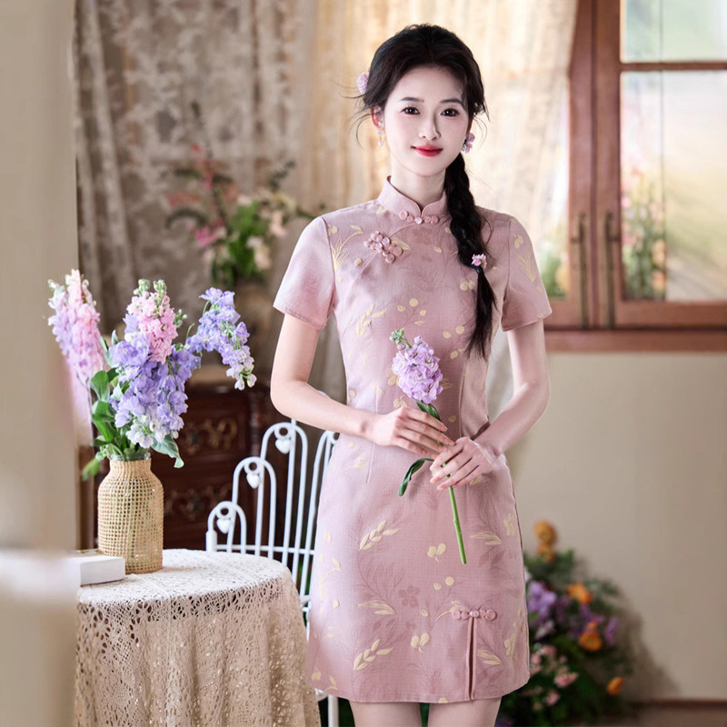 素雅时尚年轻款桃花朵朵2026新款丝麻提花短款小个子显高苏州旗袍