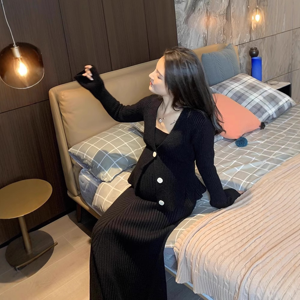 孕妇装冬季新款套装秋冬开衫吊带针织洋气赫尔本风辣妈连衣裙