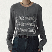 针织长袖 STILLYOU个性 复古字母印花坑条纹肌理圆领半开襟修身 T恤