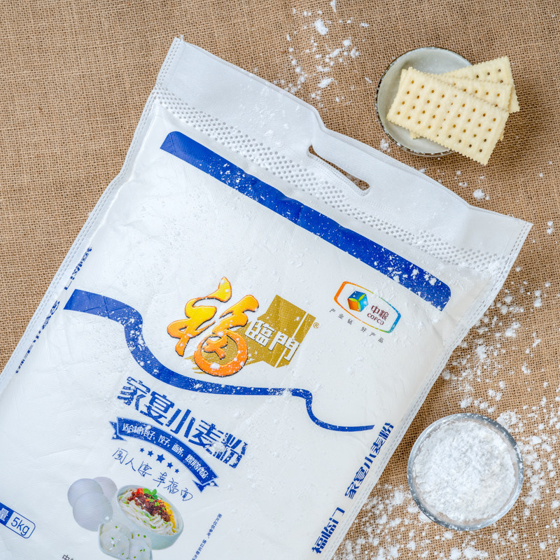 中粮福临门家宴小麦粉5kg 包子馒头面条水饺通用面粉 口感筋道使用感如何?