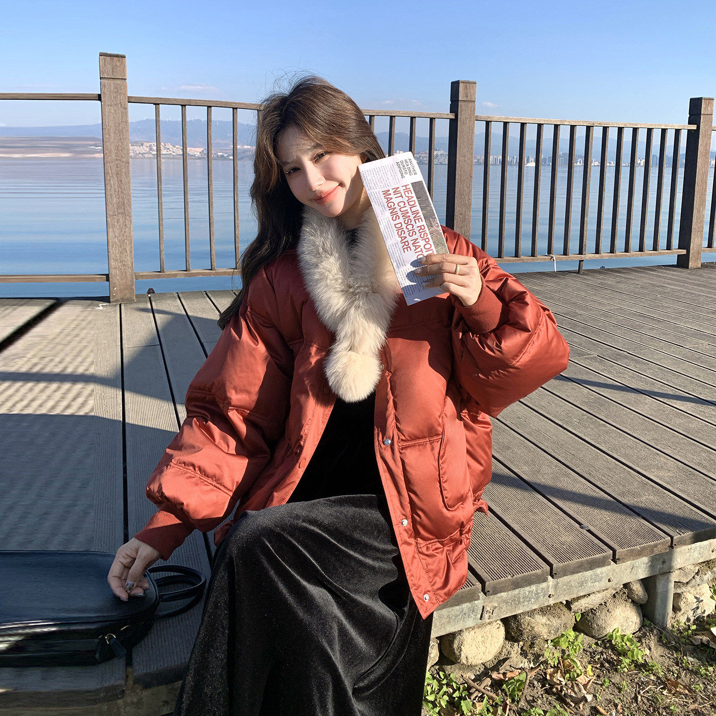 短款狐狸毛领保暖90白鸭绒羽绒服