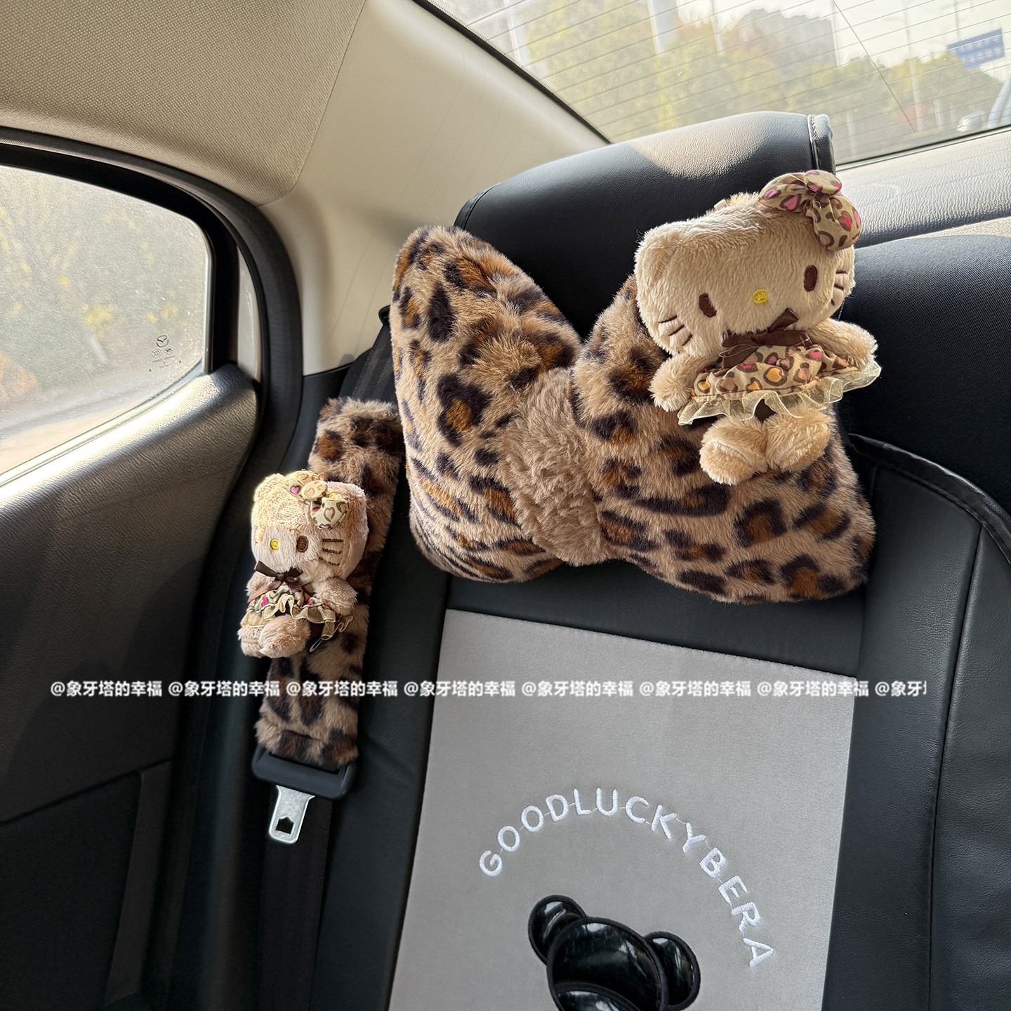 可爱豹纹猫咪蝴蝶结护颈枕