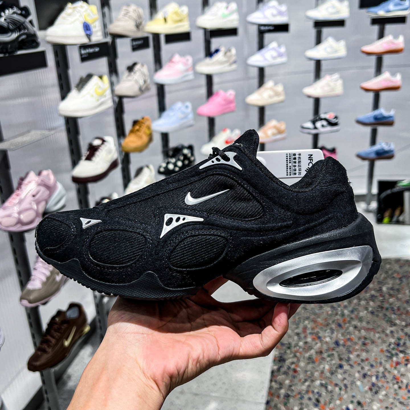 耐克女鞋2026冬款黑银酷