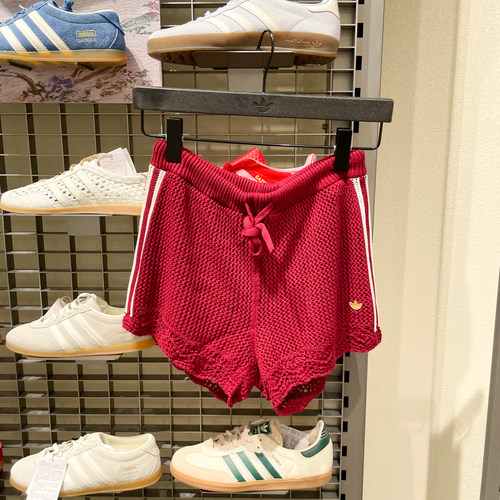 Adidas阿迪达斯三叶草女裤2026秋季三条纹针织镂空休闲短裤KX0724
