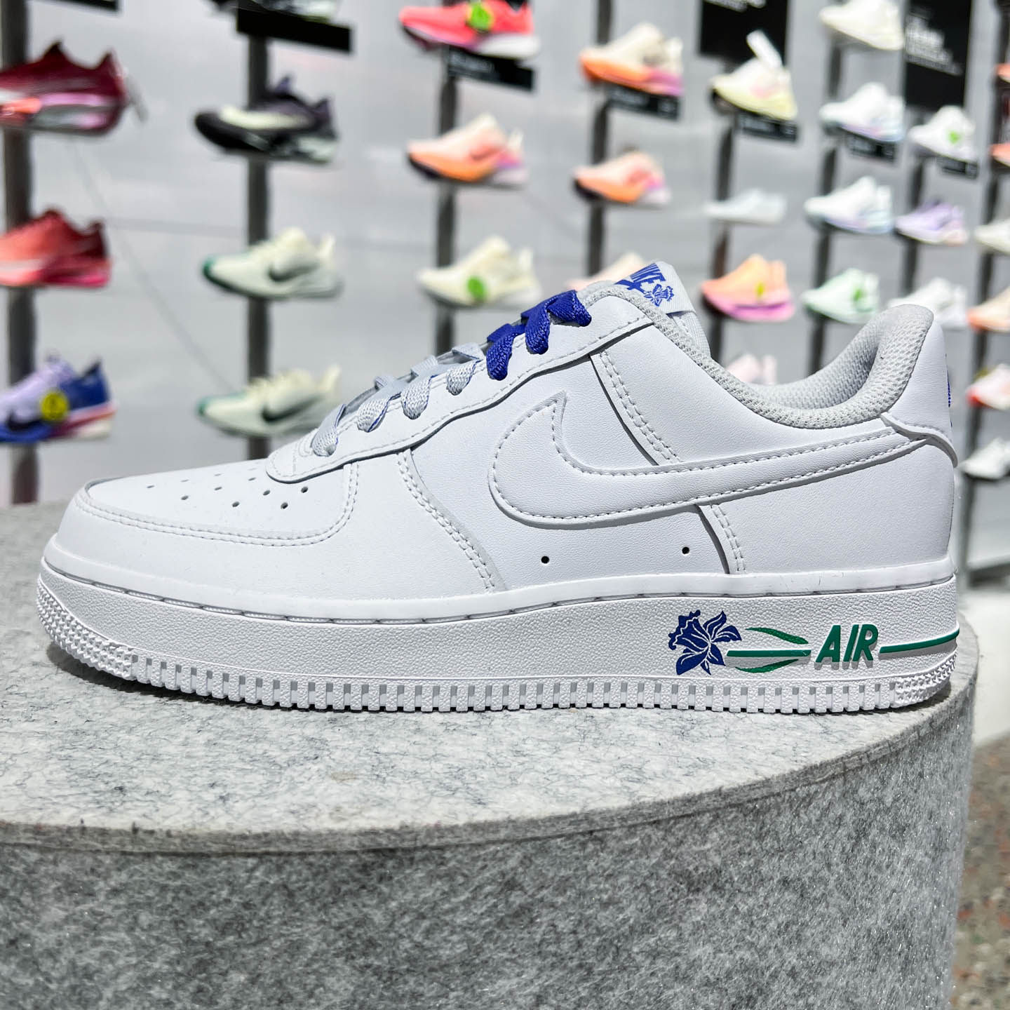 NIKE耐克女鞋空军一号运动鞋AIR FORCE 1 白色低帮板鞋IF0498-101