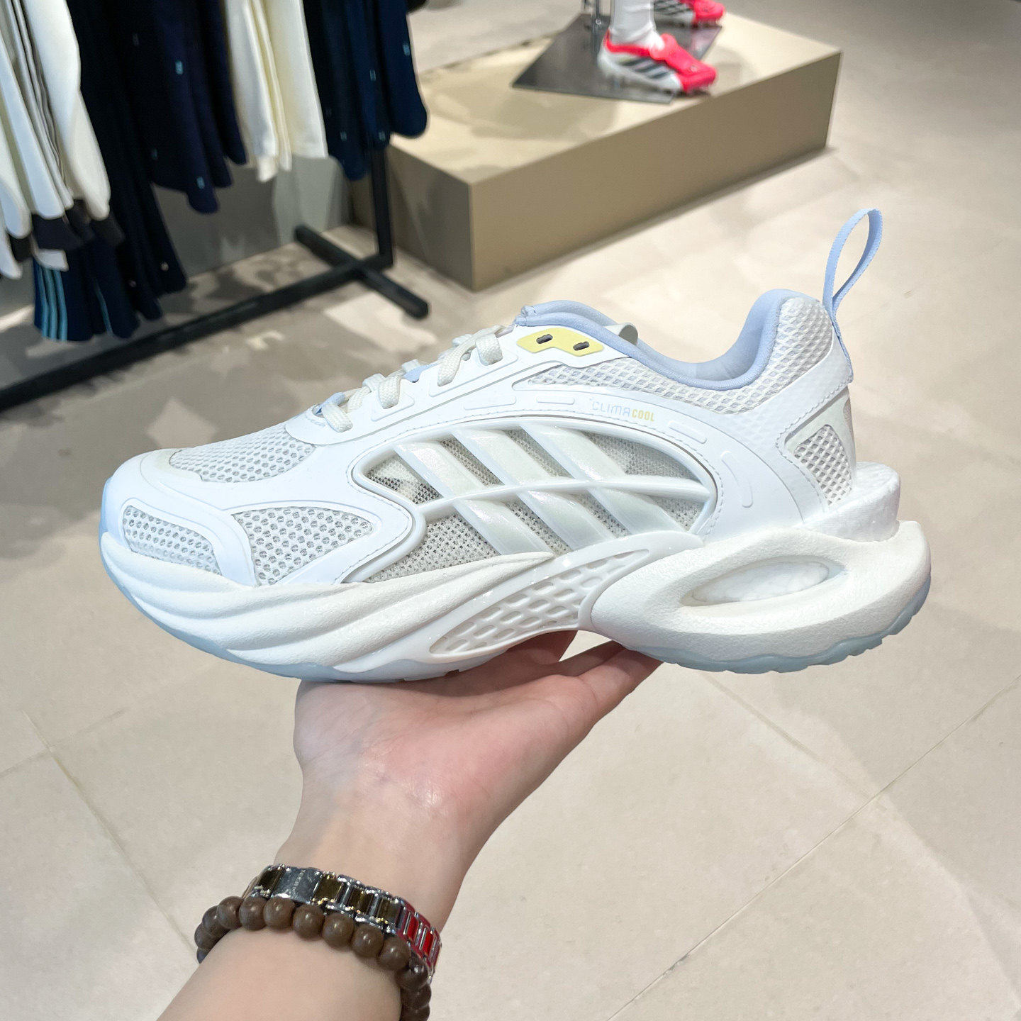 Adidas阿迪达斯女鞋2026夏新款风动4代清风透气休闲跑步鞋 KK1808