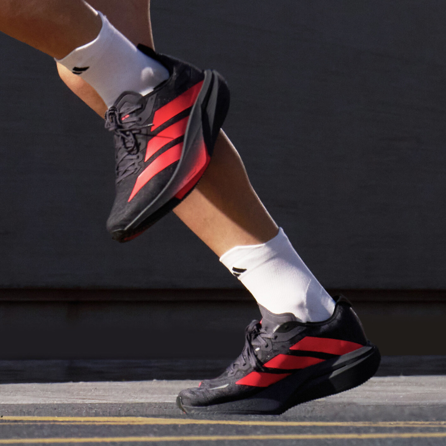 adidas阿迪达斯男女盈风PRO 全掌碳板旗舰款超轻缓震跑步鞋LA6926
