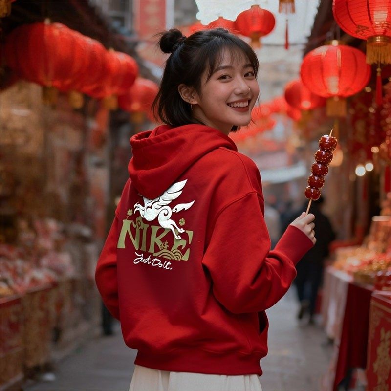 耐克女子新款马年红色连帽衫卫衣