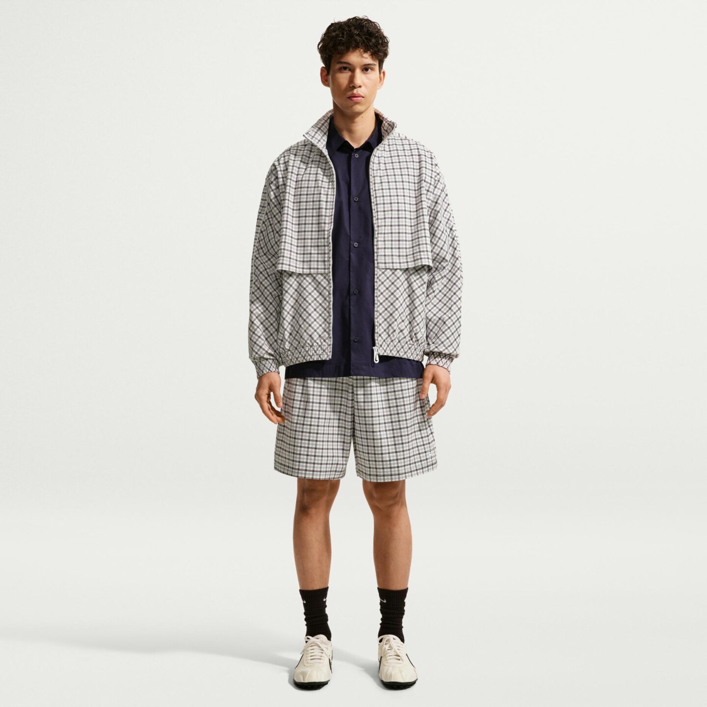 NIKE耐克夏季新款网眼布拼接透气男子运动休闲梭织夹克IR7581-009
