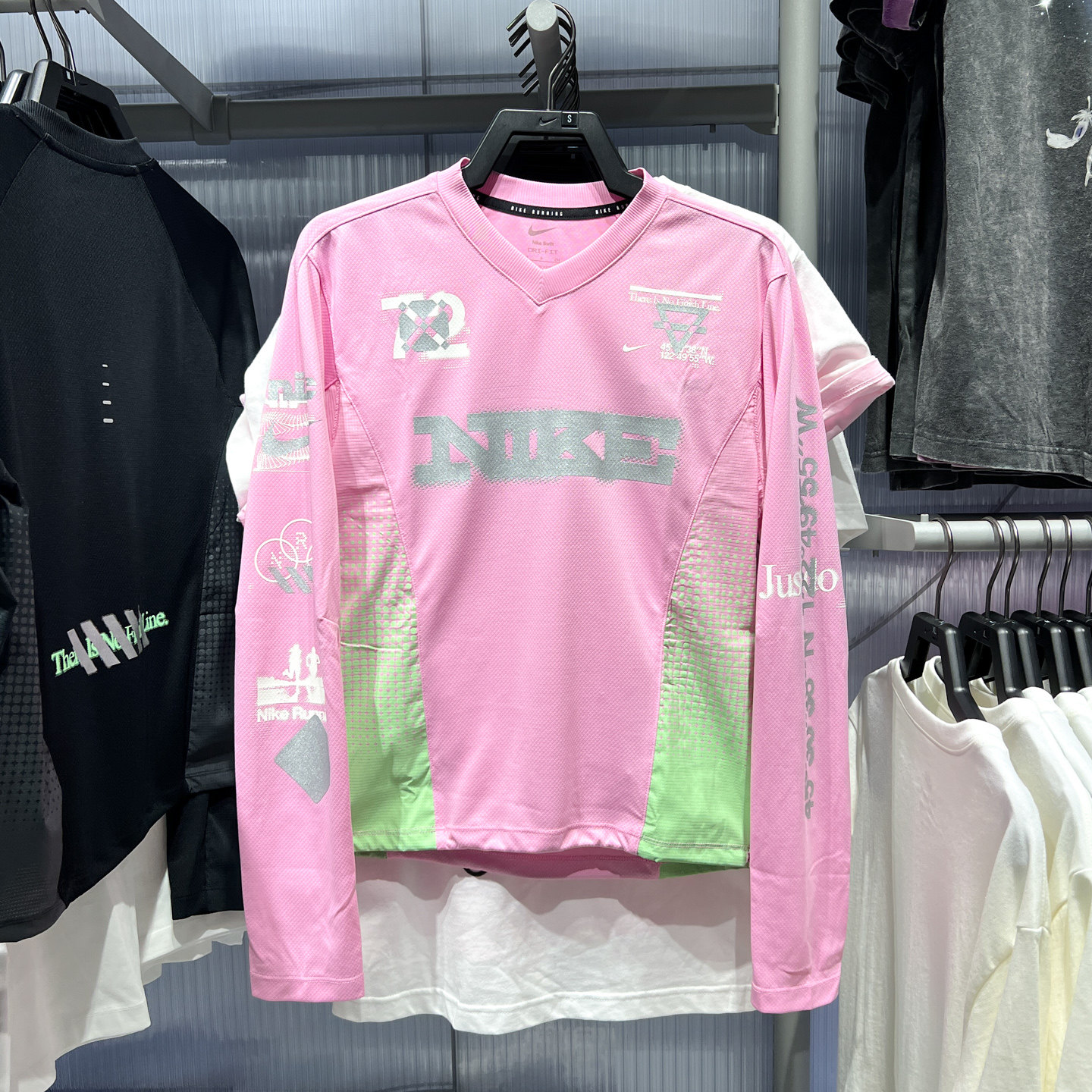 耐克女装2026秋速干透气
