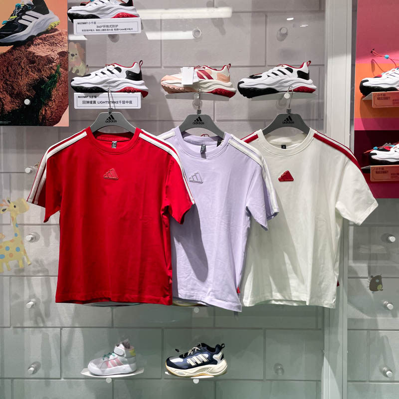 阿迪达斯女子2025蛇年新年款运动休闲舒适宽松圆领短袖T恤 JZ4159