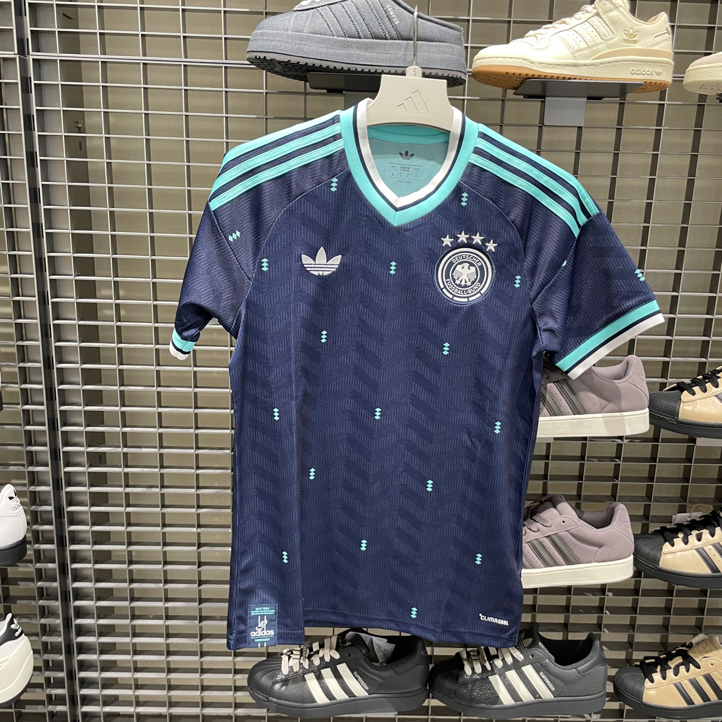 Adidas阿迪达斯男短袖2026夏季新款舒适透气速干足球T恤衫 JN2074