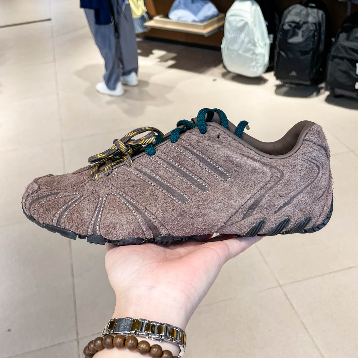 Adidas阿迪达斯女鞋2026秋款翻毛皮多色鞋带芭蕾薄底运动鞋LA7683