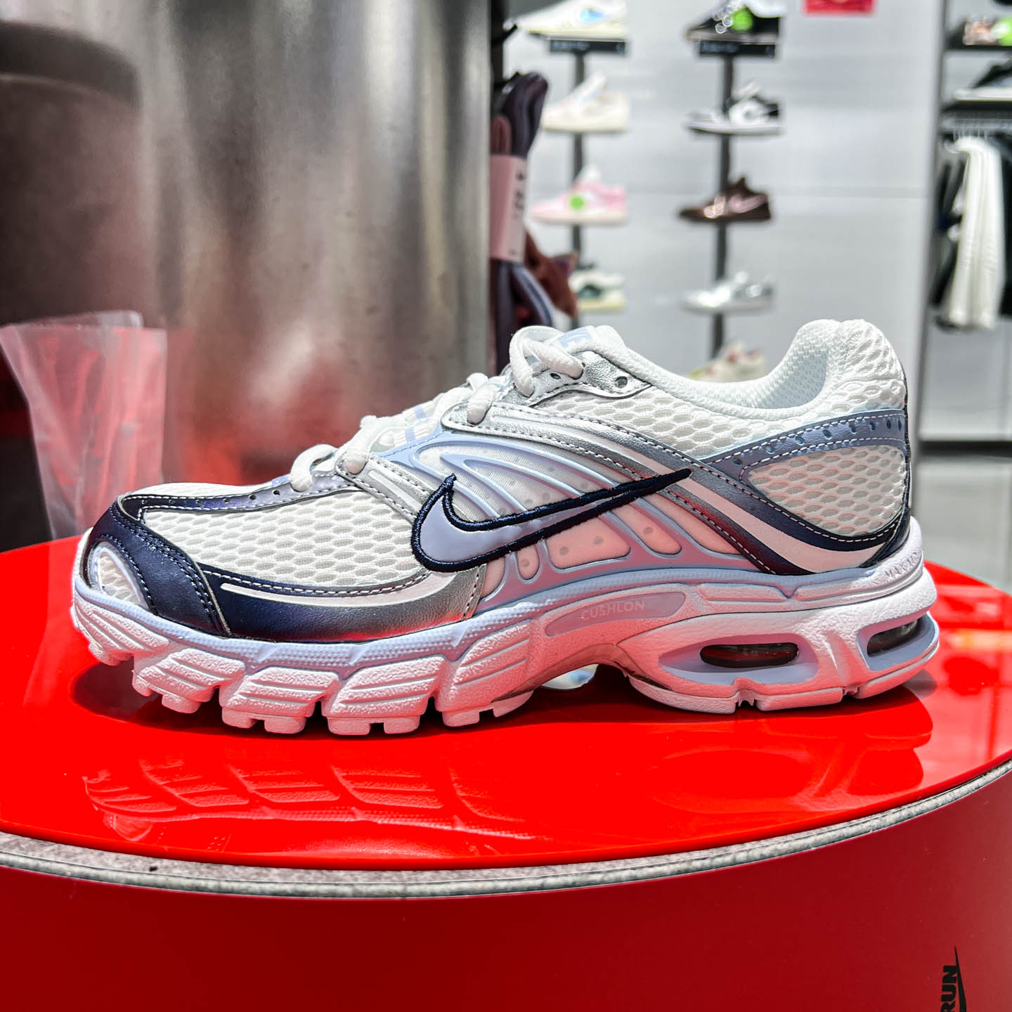 NIKE耐克女鞋子2026夏季新款户外轻便运动鞋透气休闲鞋IH7803-100