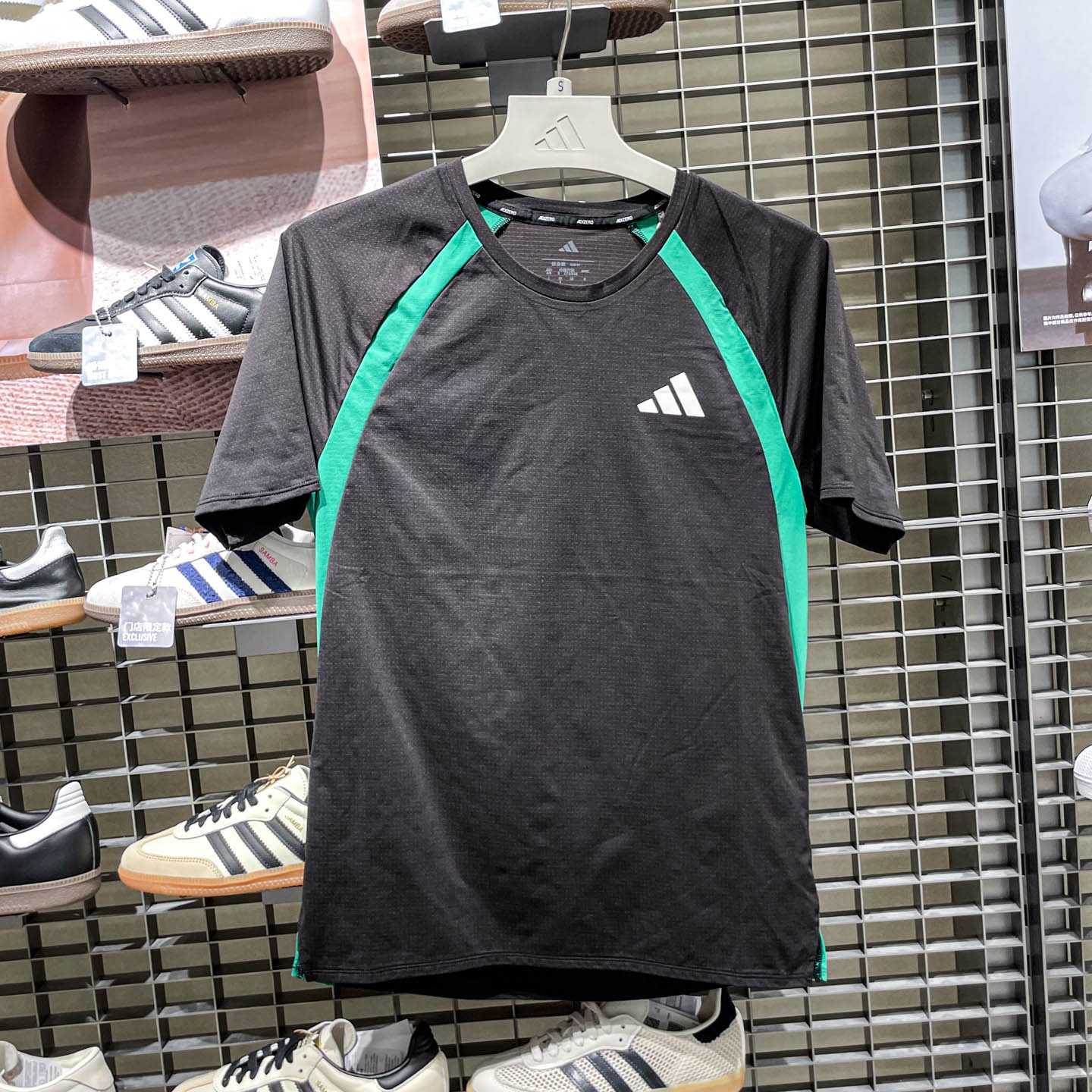 Adidas阿迪达斯夏季男子ADIZERO A TEE M运动服休闲短袖T恤KH1053