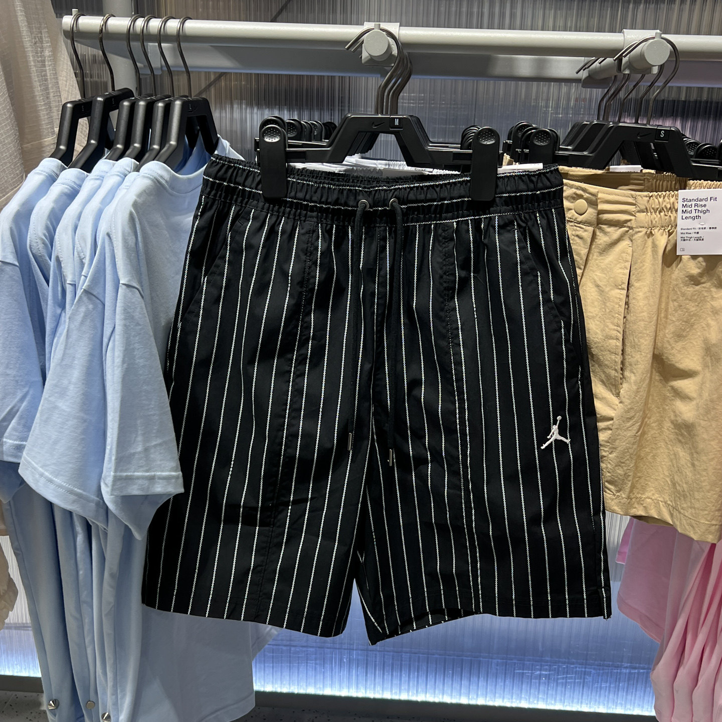 NIKE耐克男子夏季运动休闲条纹印花时尚五分裤篮球短裤IR6303-010