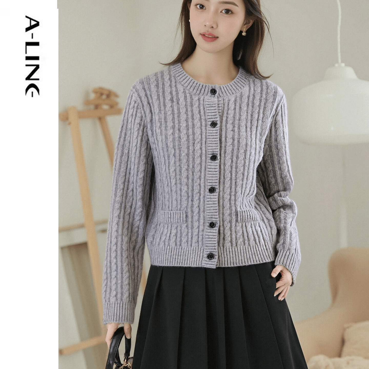 阿莱复古圆领绞花针织衫