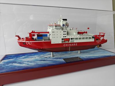 雪龙2号中国首艘极地科学考察破冰船模型香港维多利亚港纪念收藏