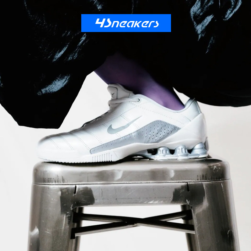 Nike/耐克 Total 90 SHOX MAGIAQS 女款气柱运动足球鞋IO9300-100