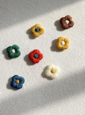 迷你韩版刺绣小花胸针 针织四叶花朵别针 衬衫西装领针扣针