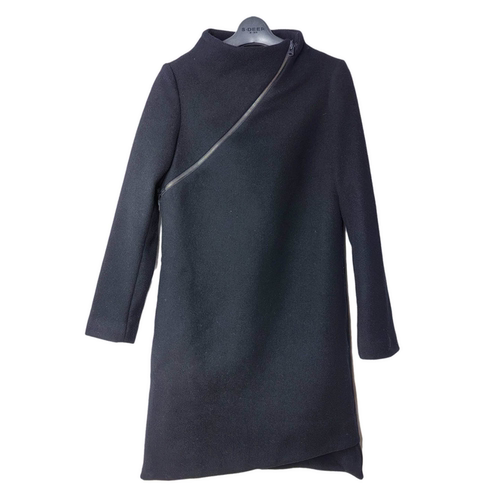 圣迪修身高领斜门襟长款毛呢大衣