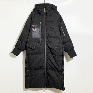 直筒连帽羽绒服2417 贴布长款 圣迪家女式 休闲简约个性