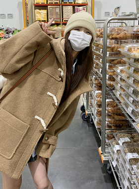 潮牌学院风连帽牛角扣毛呢外套女