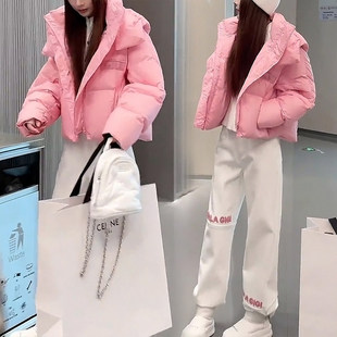 轻奢时尚小香风粉色外套宽松高级感冬天穿搭女时尚洋气短款棉服