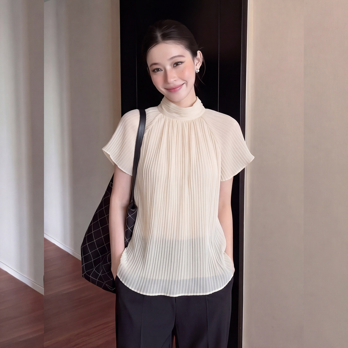 上衣女杏色百搭减龄气质小衫