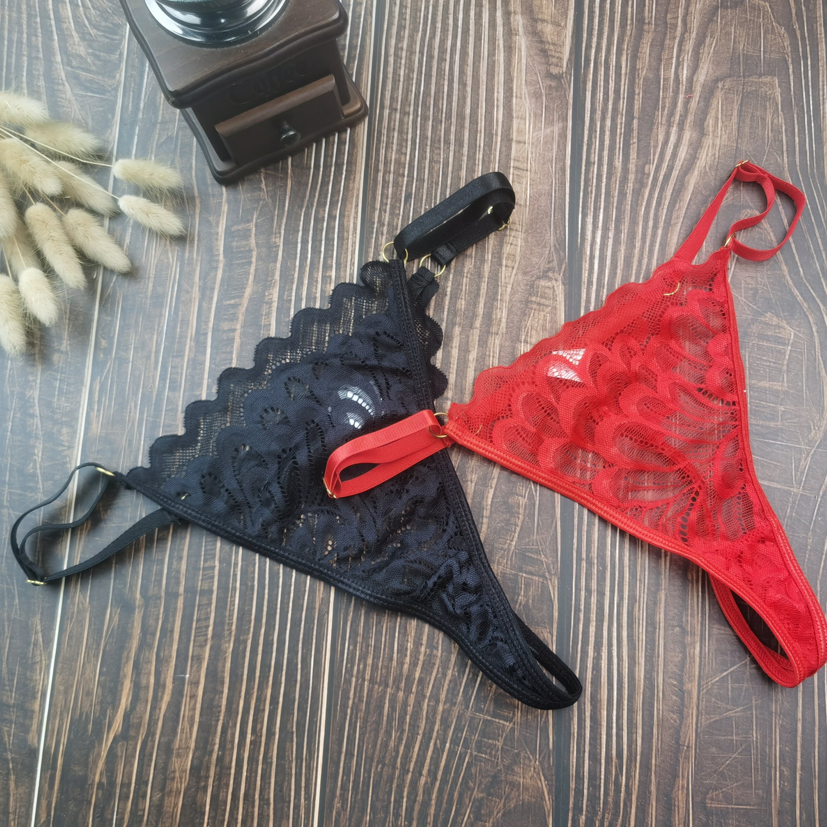 M码本命年红色外贸性感蕾丝丁字裤女细带镂空内裤女士低腰透明t裤,女士内衣/男士内衣/家居服,女丁字裤,淘宝优惠券,粉丝福利购,淘宝优惠卷